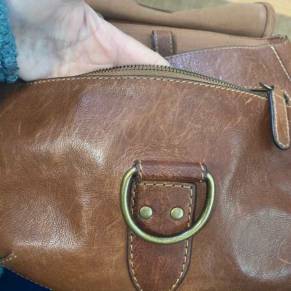 Frye Lucy leather crossbody saddle style bag - Picture 9 of 11